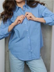 Bawełniana koszula w kratę - błękitny. Niebieskie koszule Sinsay, l, bez wzorów, z bawełny, bez kołnierzyka, bez ramiączek. Za 39.99 zł.