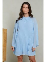 Curvy Lady Sukienka w kolorze błękitnym rozmiar: 44/46. Niebieskie sukienki Curvy Lady, na co dzień, bez wzorów, klasyczne, bez kołnierzyka, bez ramiączek, mini, proste. Za 110.04 zł.