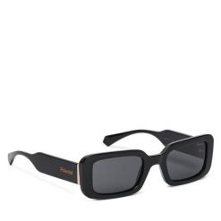 Okulary przeciwsłoneczne Polaroid. Czarne okulary przeciwsłoneczne Polaroid, bez wzorów. Za 229.99 zł.