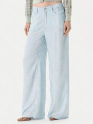 Guess Spodnie materiałowe 176485 Niebieski Slim Fit. Niebieskie spodnie materiałowe Guess, z aplikacjami, z materiału. Za 525.00 zł.