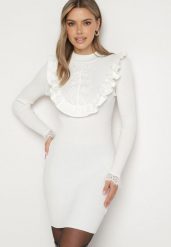 Biała Dopasowana Prążkowana Sukienka z Wiskozą i Żabotem z Haftem Nerain. Białe sukienki Born2be, na co dzień, m, bez wzorów, prążkowane, eleganckie, bez kołnierzyka, bez ramiączek, mini, dopasowane. Za 74.99 zł.