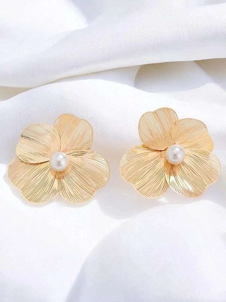 Heliophilia Kolczyki-wkrętki z cyrkoniami rozmiar: onesize. Żółte kolczyki Heliophilia, z cyrkonią, z mosiądzu. Za 39.45 zł.