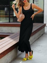 Milan Kiss Sukienka w kolorze czarnym rozmiar: M. Czarne sukienki Milan Kiss, na co dzień, m, bez wzorów, bez kołnierzyka, bez ramiączek, maxi, proste. Za 130.99 zł.