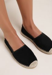 Czarne Espadryle Aurinda. Czarne espadryle Renee, bez wzorów, bez obcasa, na płaskiej podeszwie, bez zapięcia. W wyprzedaży za 62.99 zł.