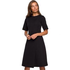 Stylove Sukienka w kolorze czarnym rozmiar: M. Czarne sukienki Stylove, m, bez wzorów, bez kołnierzyka, bez ramiączek, midi. Za 204.95 zł.