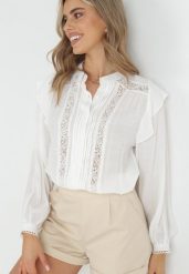 Biała Koszula z Guzikami i Ozdobną Koronką Penelina. Białe koszule Born2be, l, bez wzorów, z koronki, eleganckie, bez kołnierzyka, bez ramiączek. Za 64.99 zł.