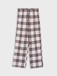 Spodnie od piżamy w kratę - różowy. Czerwone piżamy Sinsay, bez wzorów, bez ramiączek. Za 25.99 zł.