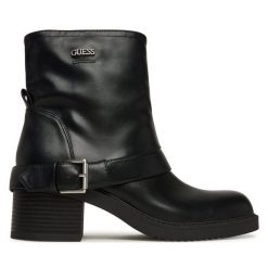Botki Guess. Czarne botki Guess, z aplikacjami, bez obcasa, na słupku, bez zapięcia. Za 829.99 zł.