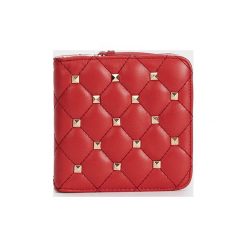 Parfois - Portfel. Czerwone portfele Parfois, bez wzorów, z materiału. W wyprzedaży za 34.90 zł.