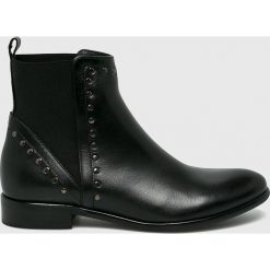 Wojas - Botki. Czarne botki Wojas, bez wzorów, z materiału, bez obcasa, na obcasie, bez zapięcia. W wyprzedaży za 319.90 zł.