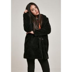 Damska klasyczna miejska parka sherpa w rozmiarze oversize. Czarne parki Urban Classics, na zimę, klasyczne, bez kaptura. Za 326.20 zł.