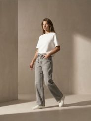 Jeansy straight wide leg z efektem sprania - szary. Szare jeansy Sinsay, bez wzorów. Za 59.99 zł.