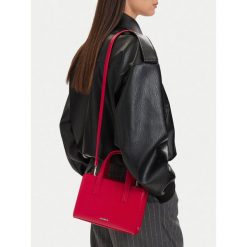 Torebka JENNY. Czerwone torebki klasyczne Jenny, bez wzorów, bez dodatków. Za 109.99 zł.