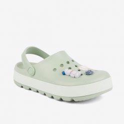 Klapki damskie Coqui. Zielone klapki Coqui, bez wzorów, bez obcasa. Za 148.99 zł.