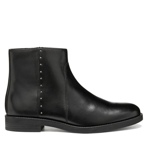 Botki Geox. Czarne botki Geox, bez wzorów, bez obcasa, na płaskiej podeszwie, bez zapięcia. Za 549.99 zł.