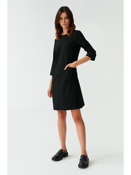 TATUUM Sukienka w kolorze czarnym rozmiar: 34. Czarne sukienki Tatuum, na co dzień, bez wzorów, bez kołnierzyka, bez ramiączek, mini, proste. Za 217.95 zł.