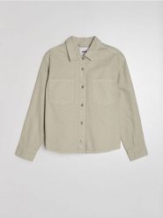 Jeansowa koszula z kieszeniami - zielony. Zielone koszule Sinsay, l, bez wzorów, z jeansu, bez kołnierzyka, bez ramiączek. Za 69.99 zł.