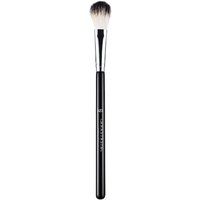 Brush 23 - Pędzel do rozświetlacza. Pędzle ANASTASIA BEVERLY HILLS. Za 169.00 zł.