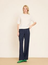 BGN Spodnie w kolorze granatowym rozmiar: 34. Niebieskie spodnie materiałowe BGN, na co dzień, bez wzorów, z materiału. Za 121.99 zł.