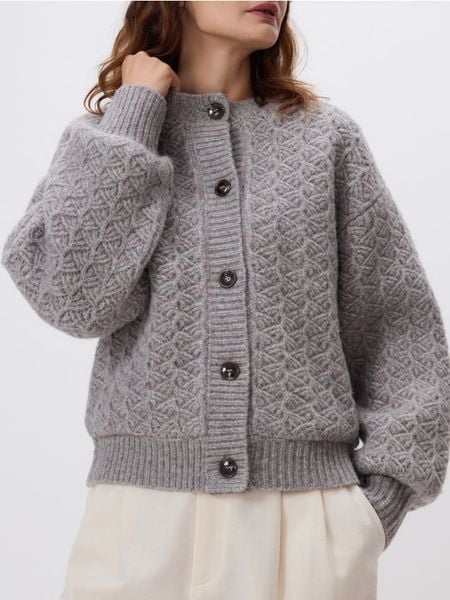 Strukturalny kardigan z wełną - brązowy. Brązowe kardigany Reserved, l, bez wzorów, z dzianiny. Za 359.99 zł.