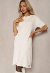 Biała T-shirtowa Sukienka z Wiskozowej Dzianiny z Ozdobnymi Guzikami Narossa. Białe sukienki Renee, na spotkanie biznesowe, l, bez wzorów, z dzianiny, eleganckie, bez kołnierzyka, bez ramiączek, mini. Za 59.99 zł.