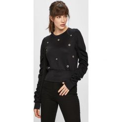 Guess Jeans - Bluza. Białe bluzy Guess Jeans, l, z aplikacjami, z bawełny, bez kaptura. W wyprzedaży za 249.90 zł.