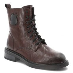 Brązowe Botki Maciejka Stylowe Skórzane Buty Damskie. Brązowe botki Maciejka, z aplikacjami, ze skóry, bez obcasa, bez zapięcia. Za 322.99 zł.
