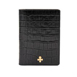 Etui na paszport w kolorze czarnym. Czarne torebki klasyczne Lilou, bez wzorów, ze skóry, z tłoczeniem, bez dodatków. Za 299.00 zł.