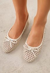 Jasnobeżowe Siateczkowe Balerinki z Plecioną Cholewką z Kokardką Lilinrelle. Brązowe baleriny Born2be, bez wzorów, z jeansu, bez obcasa. Za 69.99 zł.