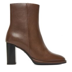Botki GINO ROSSI. Brązowe botki Gino Rossi, bez wzorów, bez obcasa, na słupku, bez zapięcia. Za 479.99 zł.