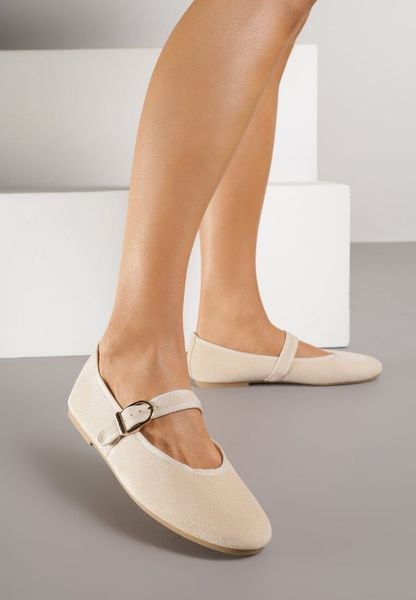 Beżowe Balerinki Mary Jane z Klamrą Zaurg. Brązowe baleriny Renee, bez wzorów, z jeansu, bez obcasa. Za 59.99 zł.