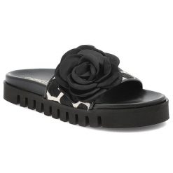 Klapki damskie Chebello, skórzane z ozdobnym kwiatem i na platformie, w motyw żyrafy, 4739-516. Czarne klapki CheBello, bez wzorów, ze skóry, bez obcasa, na platformie. Za 429.00 zł.
