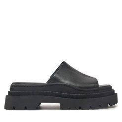 Klapki Michael Kors. Czarne klapki Michael Kors, bez wzorów, bez obcasa. Za 489.99 zł.