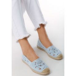 Niebieskie Espadryle Pickedness. Niebieskie espadryle Born2be, w ażurowe wzory, bez obcasa, bez zapięcia. Za 49.99 zł.