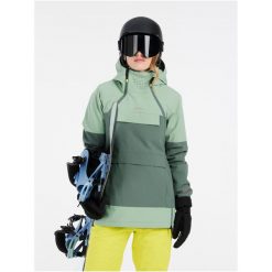 Kurtka narciarska/snowboardowa z kapturem damska PROTEST Prtditsy. Zielone kurtki narciarskie Protest, bez wzorów, z puchu, z kapturem, narciarskie. Za 1,099.99 zł.