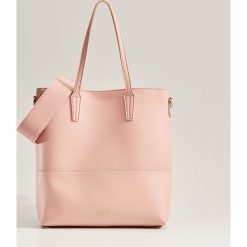Torebka shopper z kosmetyczką - Różowy. Kufry i kosmetyczki Mohito. W wyprzedaży za 79.99 zł.