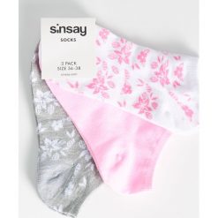 Wzorzyste skarpetki stopki - Różowy. Skarpety Sinsay. Za 9.99 zł.