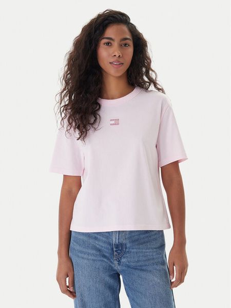Tommy Jeans T-Shirt Badge DW0DW22202 Różowy Boxy Fit. Czerwone t-shirty Tommy Jeans, xs, bez wzorów, z bawełny, bez kołnierzyka, bez ramiączek. Za 119.99 zł.