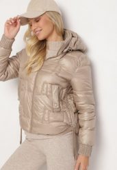 Ciemnobeżowa Pikowana Kurtka z Odpinanym Kapturem Wydłużonym Tyłem i Ściągaczami Zinonia. Brązowe kurtki narciarskie Born2be, xl, bez wzorów, z jeansu, narciarskie. Za 134.99 zł.