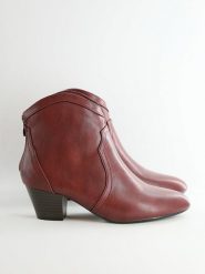 Bellucci Botki w kolorze czerwonym rozmiar: 36. Czerwone botki Bellucci, bez wzorów, bez obcasa, bez zapięcia. Za 152.99 zł.