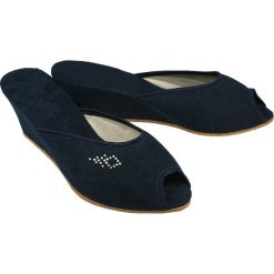 PROBUTEK 19W granatowy, kapcie klapki damskie. Niebieskie obuwie domowe Probutek, z aplikacjami, bez zapięcia. Za 39.90 zł.