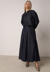 Granatowy Bawełniano-Wiskozowy Komplet z Imitacji Jeansu Spódnica i Koszula Peshophi. Niebieskie koszule Born2be, m, bez wzorów, z bawełny, eleganckie, bez kołnierzyka, bez ramiączek. Za 259.99 zł.