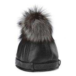 Czarna Czapka Z Pomponem Damska Luka-Pelli Z Naturalnym Futrem Z Lisa. Czarne czapki Luka-Pelli, bez wzorów, ze skóry. Za 279.00 zł.
