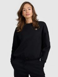4F Bluza dresowa nierozpinana bez kaptura damska - czarna XS. Czarne bluzy 4f, uniwersalny, bez wzorów, z dresówki, bez kaptura. Za 189.99 zł.