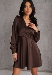 Brązowa Bawełniana Sukienka VICES z Satyny z Kopertowym Dekoltem Cunelia. Brązowe sukienki Renee, na co dzień, l, bez wzorów, z bawełny, eleganckie, bez kołnierzyka, bez ramiączek, mini, kopertowe. Za 119.99 zł.