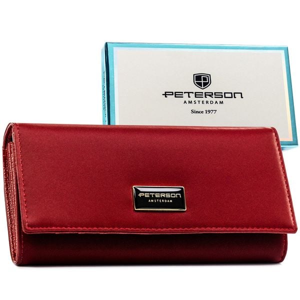 Duży, czerwony portfel damski wykonany ze skóry naturalnej i ekologicznej zamykany zatrzaskiem Peterson PTN PS401-HNL. Czerwone portfele Peterson, bez wzorów, ze skóry. Za 119.99 zł.