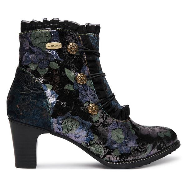 Botki Laura Vita. Botki Laura Vita, bez wzorów, bez obcasa, na słupku, bez zapięcia. Za 599.99 zł.