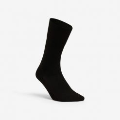 Skarpety siatkarskie Allsix VSK500 mid czarne. Czarne skarpety ALLSIX, bez wzorów, z elastanu. Za 34.99 zł.
