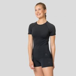 Koszulka termoaktywna z krótkim rękawem damska Odlo PERFORMANCE LIGHT ECO. Czarne koszulki sportowe Odlo, bez wzorów, bez ramiączek. Za 255.30 zł.