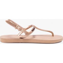 Havaianas - Sandały. Czarne sandały Havaianas, bez wzorów, z gumy, bez obcasa, bez zapięcia. W wyprzedaży za 69.90 zł.